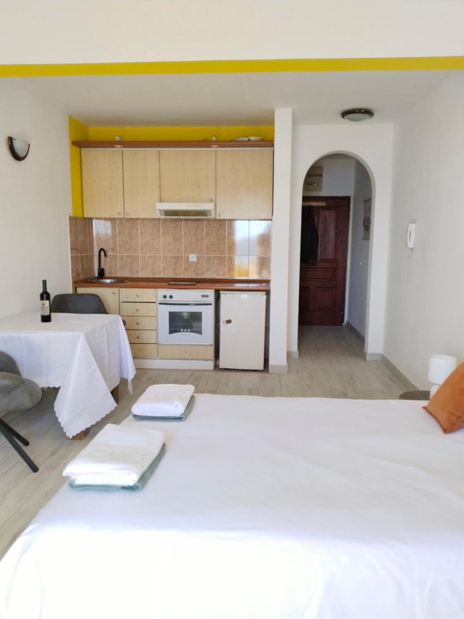 Apartments "Belle Vue" แฮร์เซ็ก-โนวี ภายนอก รูปภาพ
